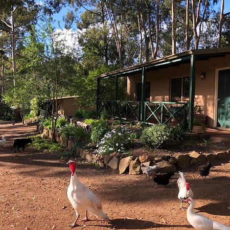 Country Cottages Of Bridgetown Bagian luar foto